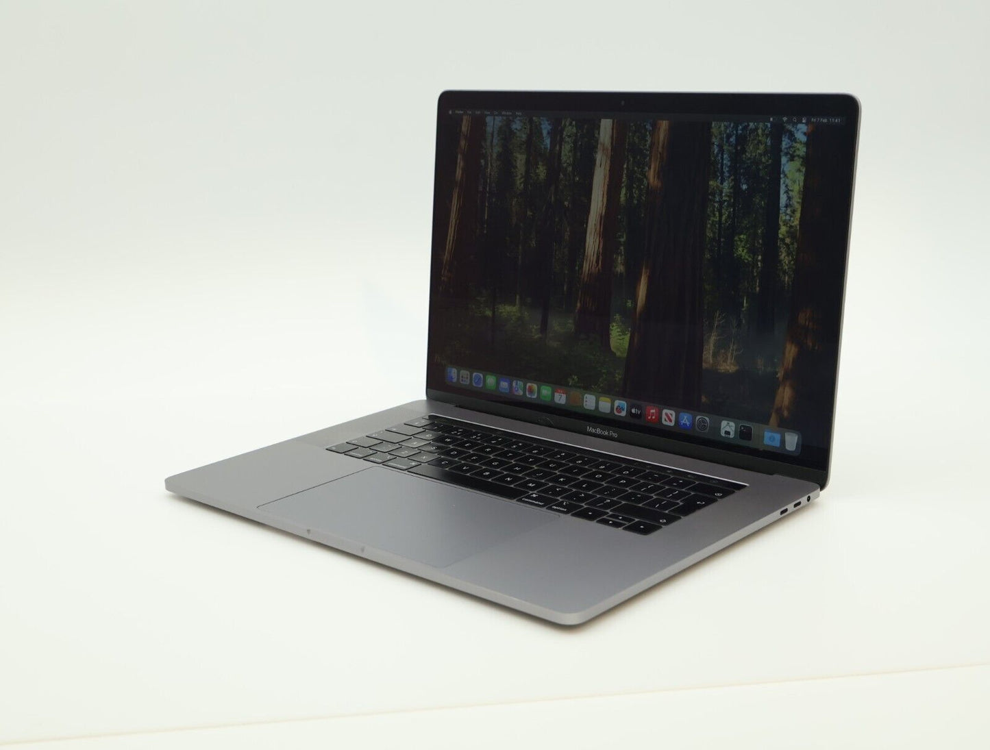 MacBook Pro A2141 16" Laptop 2019 I9-9980HK 2.4GHZ 32GB RAM 2TB AMD 56