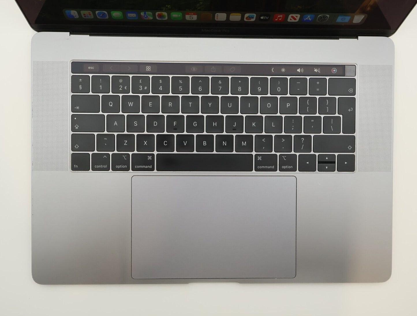 Apple MacBook Pro 15" i9-9880H 16GB RAM 512GB SSD Touch Bar A1990 2019